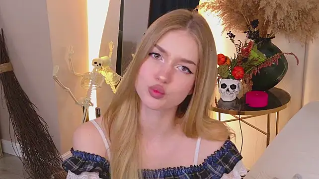 JenniNellson - masturbate in panties ^^