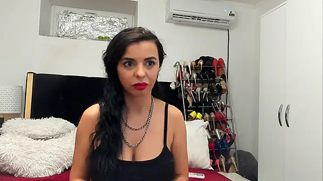 Juliahayessxx - topless