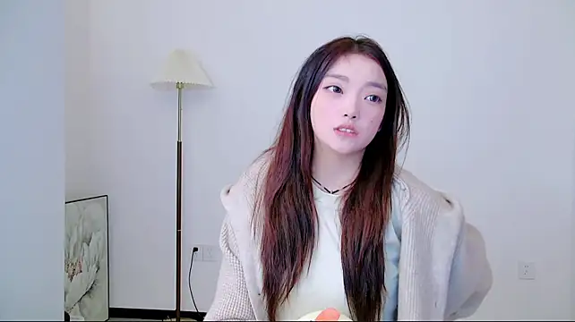 Lili-6677 - 脱掉内衣播30分钟