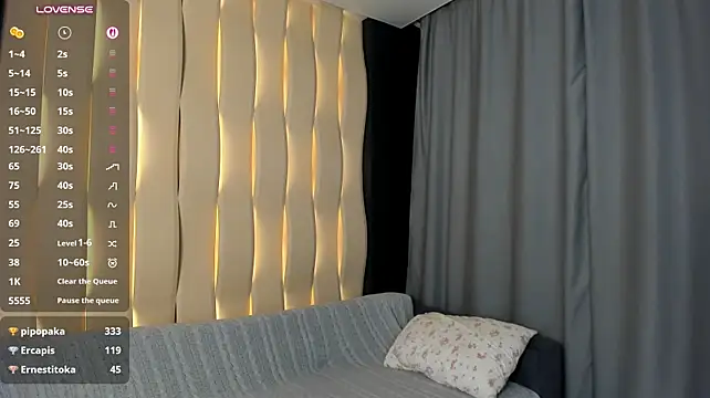 KatrinaLunk - Get into a doggy and tease with a pussy