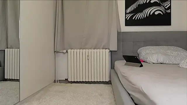 Carlycrush_ - STRIP IN DESSOUS + 4 MIN TOY CONTROL