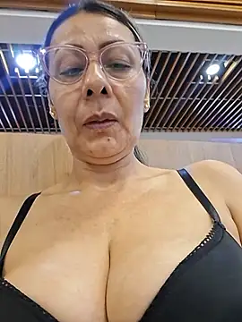 Mia-funny20 - Showing nipples in public