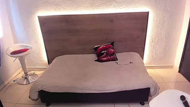 Natasha_Blossom - SPANK HARD BIG ASS NAKED+FINGER IN ASS🥵