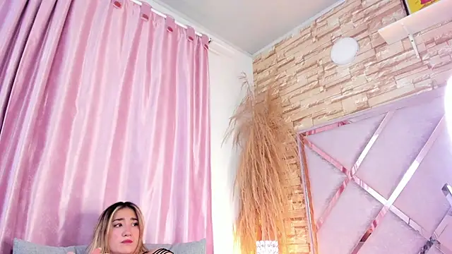 Lucy_davies - Sexy Naked + 5 min lush