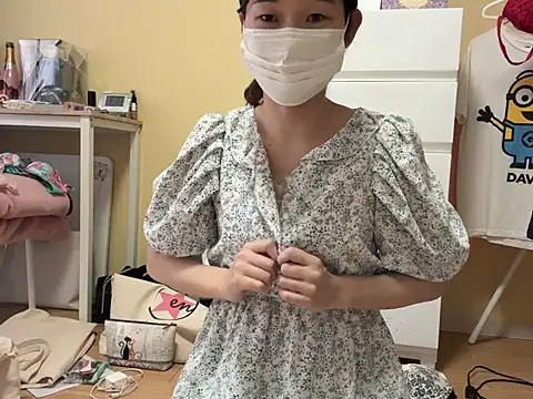 Tsumugi_tsumu - キャミ脱いでブラ姿に❤︎