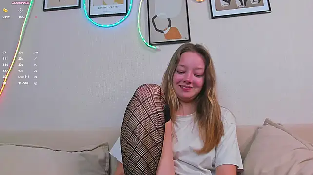 PatricaBellitti - Show the bottom of the boobs