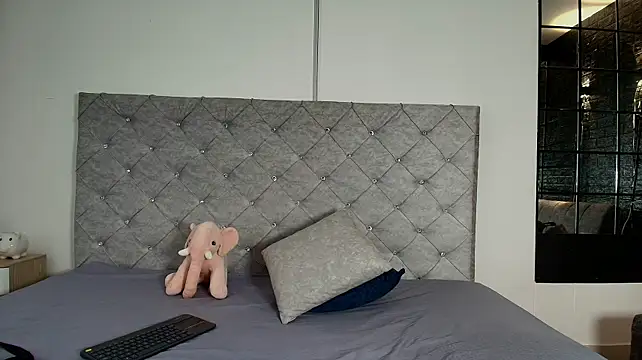 Kyle_Divine - Bounce m tits for you