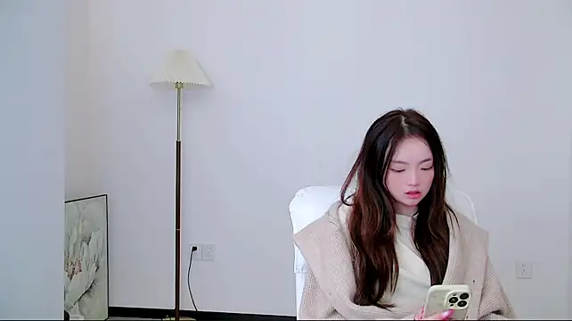Lili-6677 - 脱掉内衣播30分钟