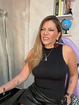 PamelaQenn2 - sexy dance and flas boobs 🫦🔥