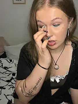 HannahMontana18 - Go doggy 1 min+ 20 slaps 💜