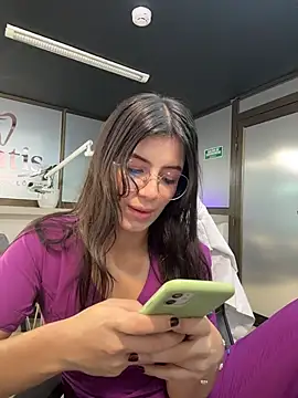 Iris_cuteface - hot massage on tits 🙈😍