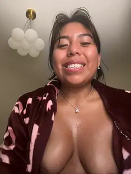 Mollythecutie - sit fully naked