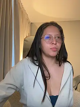 Clara_Belle - Naked and play pussy