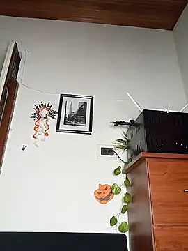 Amarilis_Lily - Show boobs, pinching nipples, spit them