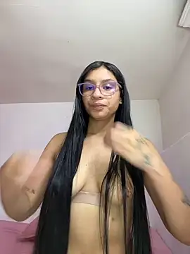 Danaeluxe - Playing with my delicious pussy🥵