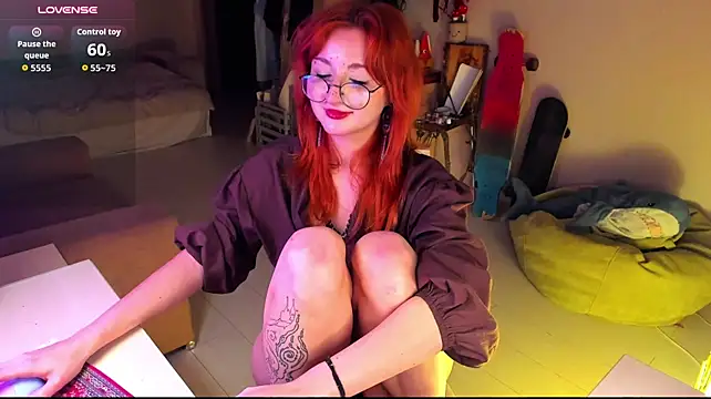 Muew - flash tits
