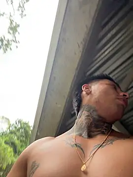Dominiofit - Show cock in public x1