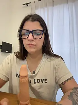 Lilylovelesss - TOPLESS + CREAM ON TITS + HOT VIDEO GIFT