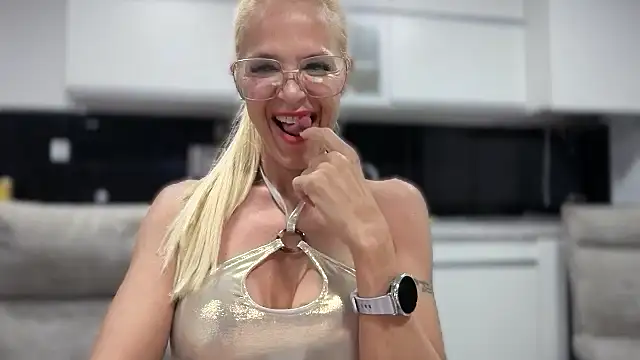 Reyna63 - Squirts 💦💦💦