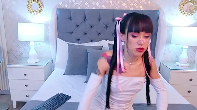MissAthziry - cameltoe x1 min 🐫