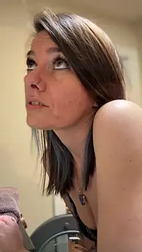 LadyLena1 - Play with pussy in front of open door