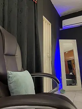 Alhaana_ - OPEN LEGS!! OPEN PUSSY!!
