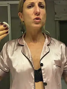 VivienneBlac - Play with tits🍒