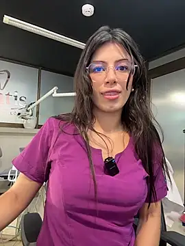 Iris_cuteface - masturbation under pants