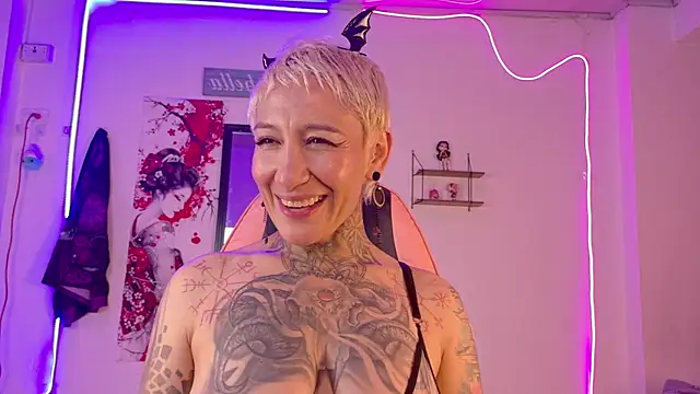 Everlyn_Sex - Blowjob fuck machione+ eye contact 💜