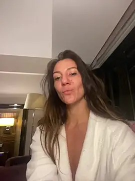 AnnaFlowerBabe - 🍓Come closer + eyecontact