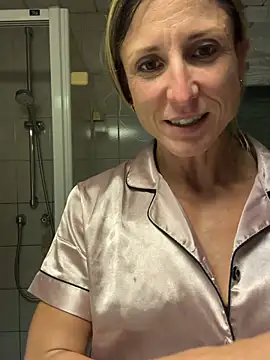 VivienneBlac - Play with tits🍒