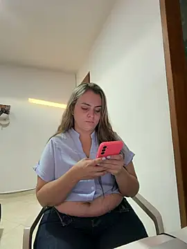 Im_Amelia - Turn me on until my pussy gets hot.