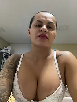 Carolinecbso - Siririca ao vivo 5mins