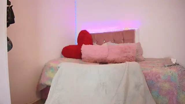 Cat_nasty - Show boobs 🍒