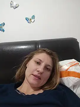 AnnissaCute - play pussy in shower