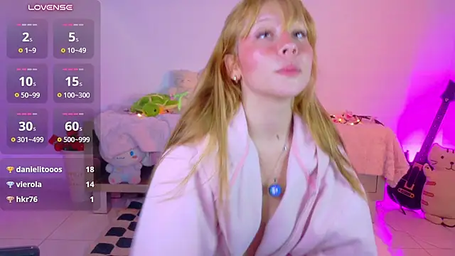 Kittytimberlake - GO DOGGY + ANAL PLUG