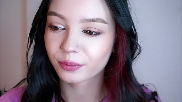 CherryKahae - eyes close to cam