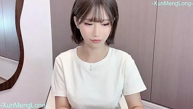 -XunMengLong- - 只穿内衣播10分钟
