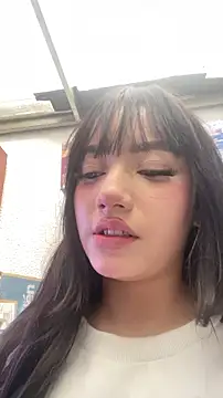 MayyBonita - SHOW BOOBS WHIT OIL IN THE MARKET