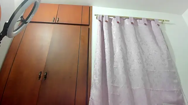 EmeraldBlonde - squirt messy