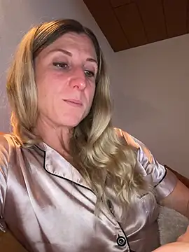 VivienneBlac - Play with tits🍒