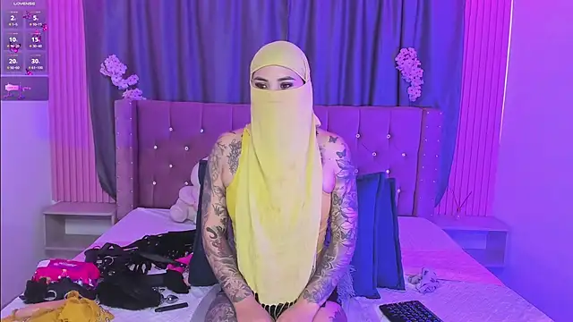 Nayla-Mouna - slap on the ass and oil