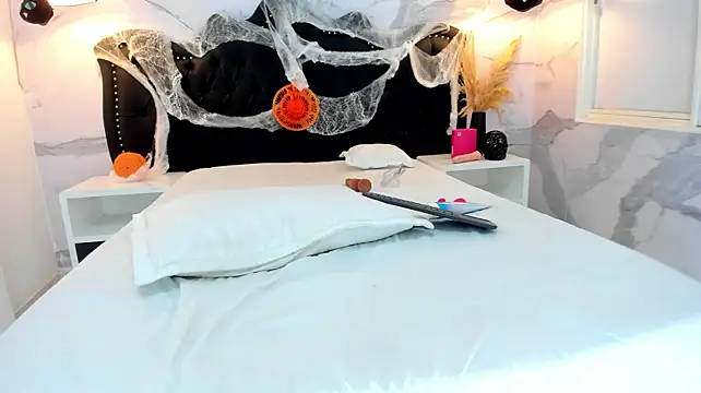 Lena_Amour - Her ass bounces like a little dog's 🍑🥵