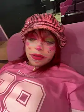 GiaRedd - today only public show Im in my days red