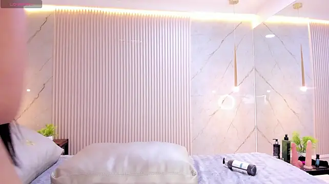Kimberly_montiel - Fuck me + spanks ! Make me yours ! 😍