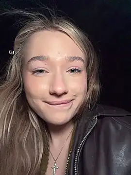 Milaa_sun - make me squirt on street💦