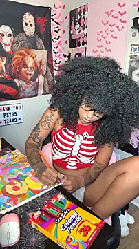 Spookiebaddie - naked + oil😇