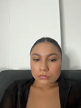 Stefa_valle - SPANK MY ASS HARD! MAKE IT RED!!