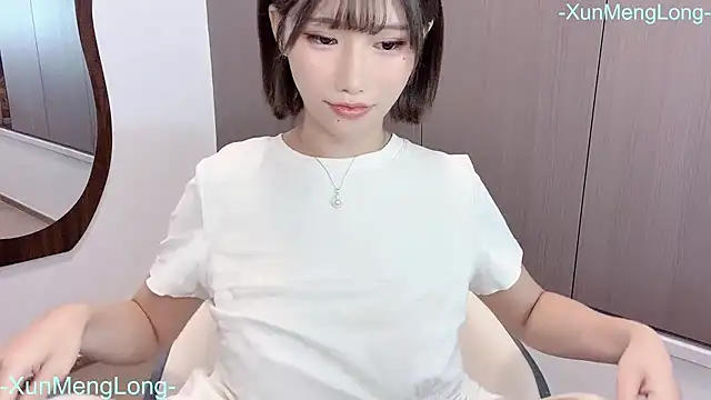 -XunMengLong- - 只穿内衣播10分钟