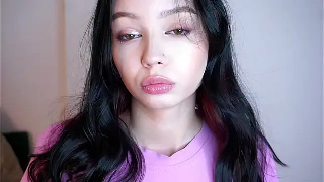 CherryKahae - eyes close to cam